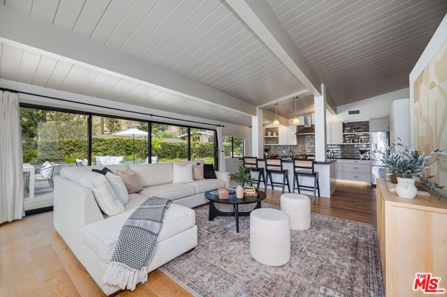 1231 El Hito Circle, Pacific Palisades (los Angeles), CA 90272