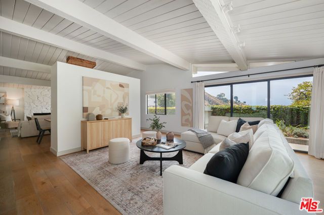 1231 El Hito Circle, Pacific Palisades (los Angeles), CA 90272