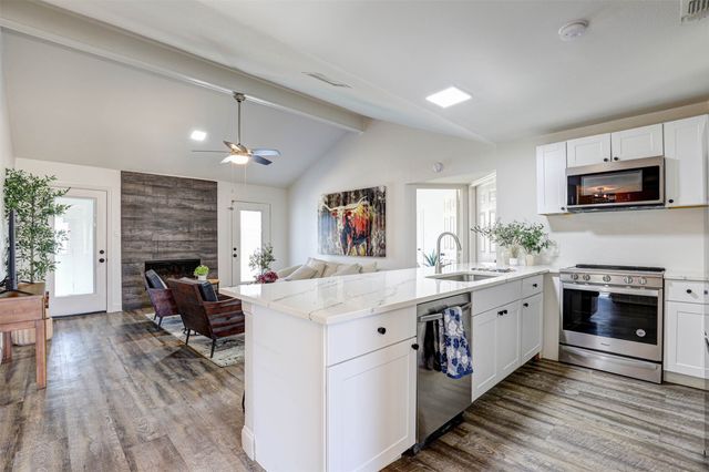 312 Almond Lane, Euless, TX 76039