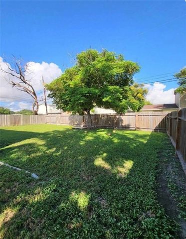 1645 Brentwood Dr, Corpus Christi, TX 78415