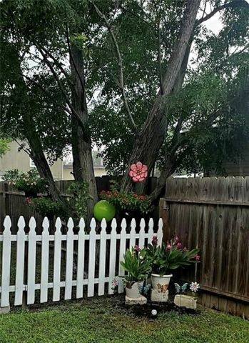 1645 Brentwood Dr, Corpus Christi, TX 78415