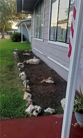 1645 Brentwood Dr, Corpus Christi, TX 78415