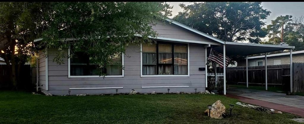 1645 Brentwood Dr, Corpus Christi, TX 78415