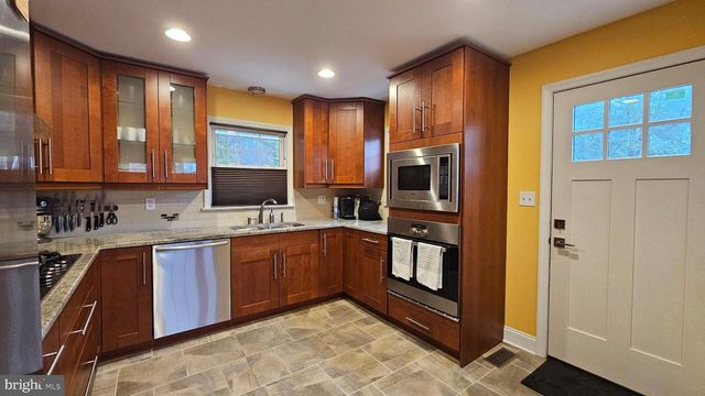 11 HOLLY TER, Bridgeton, NJ 08302