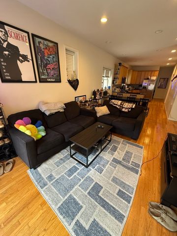 1119 W Addison Street 1, Chicago, IL 60657