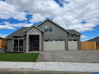 Model A Ballyntyne Rd, Salem, OR 97302