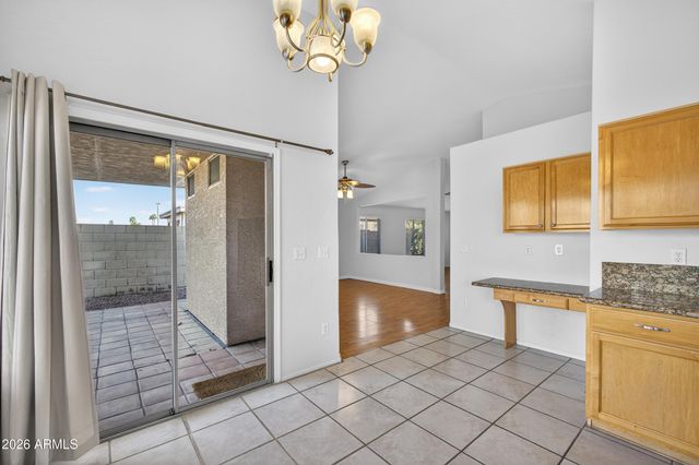 374 N OCEAN Drive, Gilbert, AZ 85233