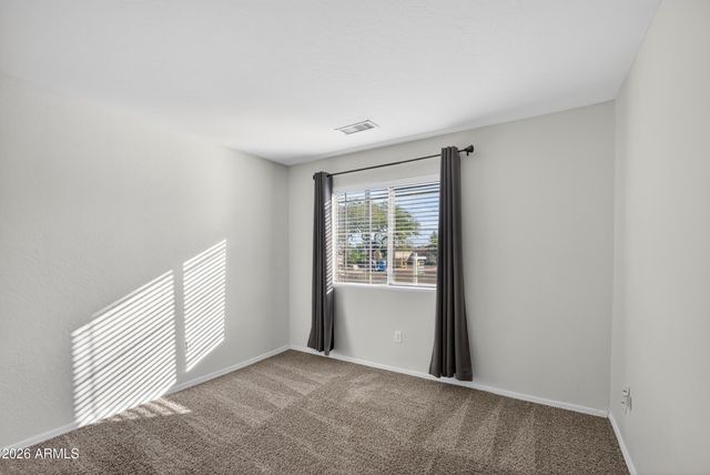 374 N OCEAN Drive, Gilbert, AZ 85233