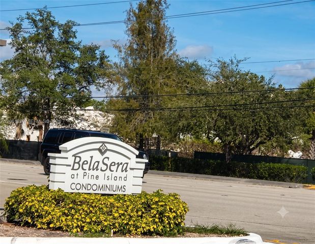 731 N Pine Island Rd 102, Plantation, FL 33324