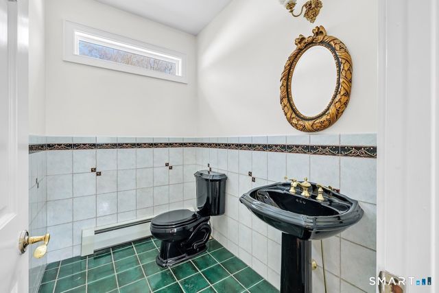 461 Amity Road, Woodbridge, CT 06525