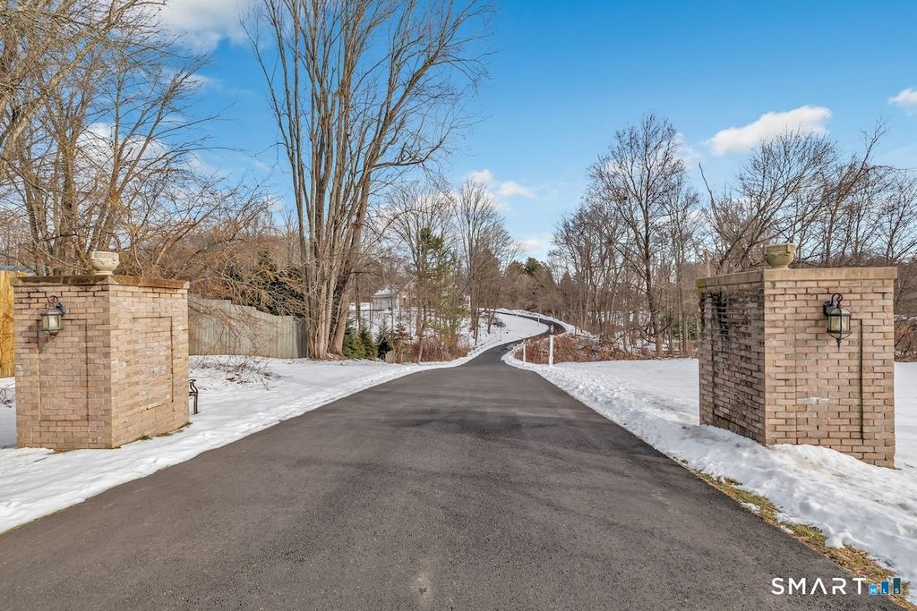 461 Amity Road, Woodbridge, CT 06525