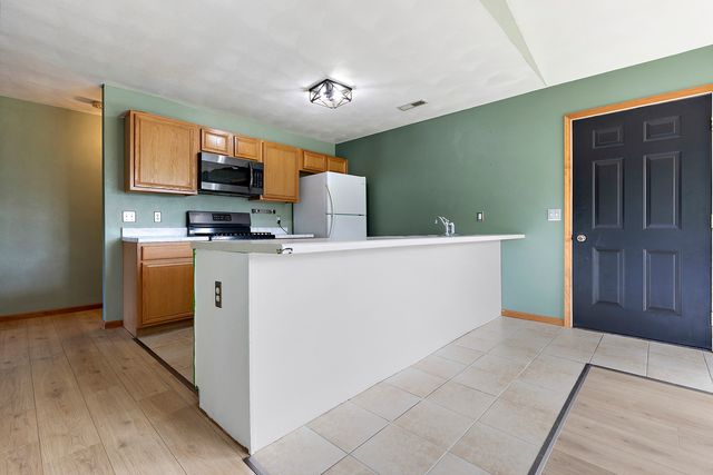 10050 Skipperling Road 1, Roscoe, IL 61073