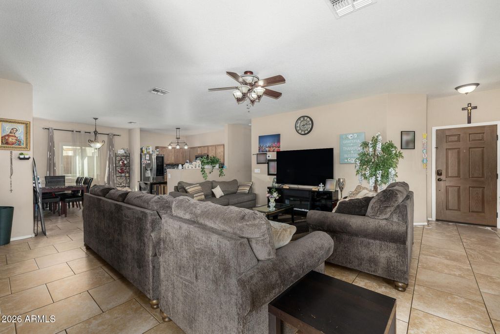 1923 E Renegade Trail, San Tan Valley, AZ 85143 — photo 4