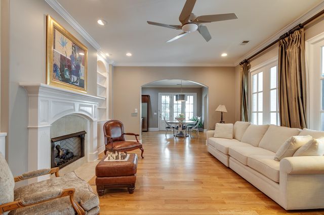 1764 ENCLAVE GREEN CV, Germantown, TN 38139