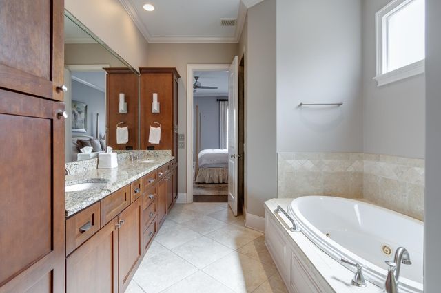 1764 ENCLAVE GREEN CV, Germantown, TN 38139