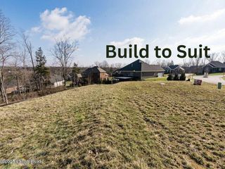 2307 White Oak Way, Louisville, KY 40023