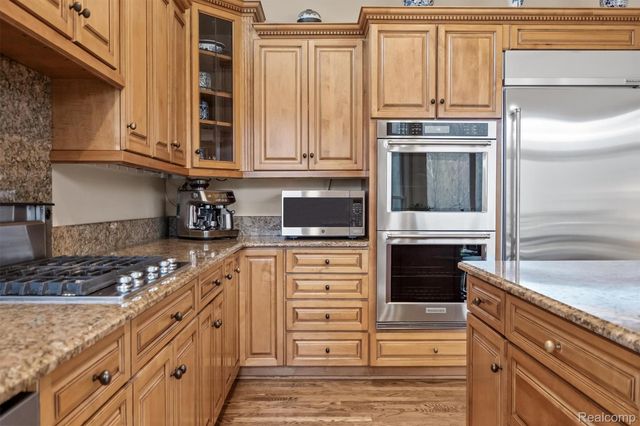 3300 Hillshire Court, Superior Charter Township, MI 48198