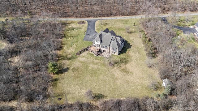 3300 Hillshire Court, Superior Charter Township, MI 48198