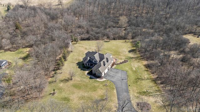 3300 Hillshire Court, Superior Charter Township, MI 48198