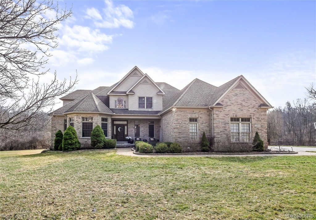 3300 Hillshire Court, Superior Charter Township, MI 48198