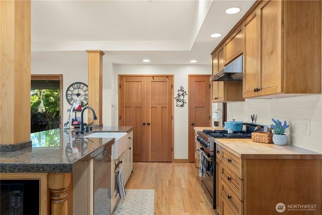 3605 Lakeridge Drive E, Lake Tapps, WA 98391