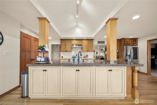 3605 Lakeridge Drive E, Lake Tapps, WA 98391
