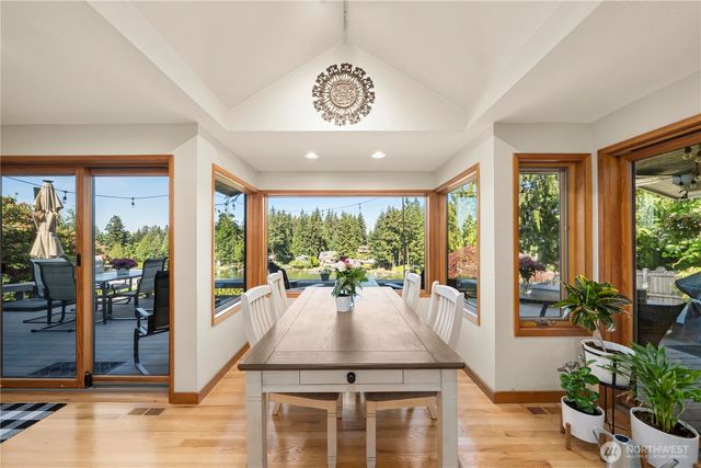 3605 Lakeridge Drive E, Lake Tapps, WA 98391