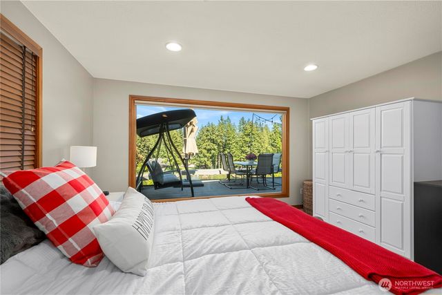 3605 Lakeridge Drive E, Lake Tapps, WA 98391