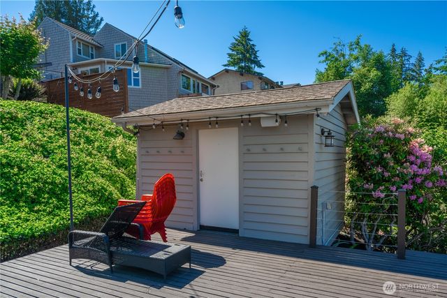 3605 Lakeridge Drive E, Lake Tapps, WA 98391