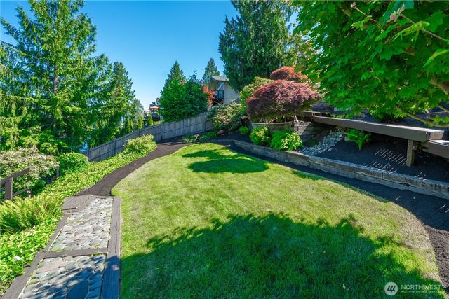 3605 Lakeridge Drive E, Lake Tapps, WA 98391