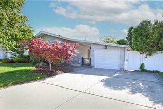 18 Shelter Hill Road, Plainview, NY 11803