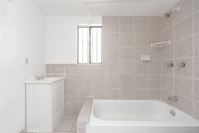 2677 Roseview, Los Angeles, CA 90065