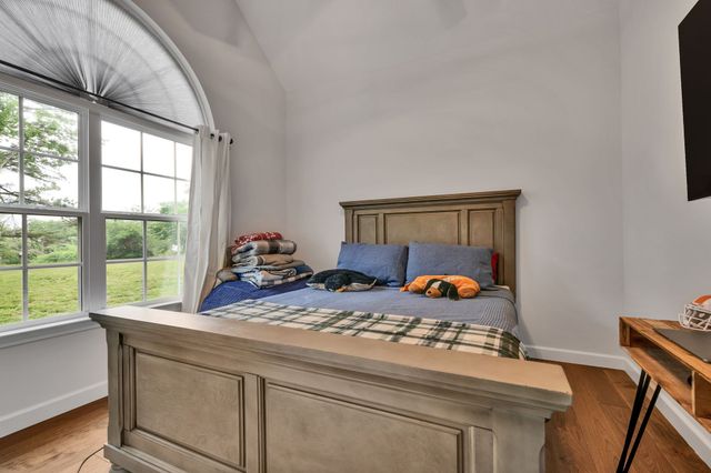 1025 Dawson Rd, White Bluff, TN 37187