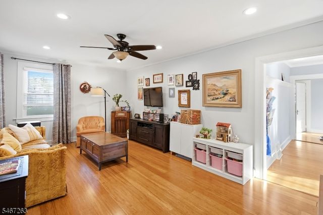 72 Lawn Ter, Cranford Twp., NJ 07016