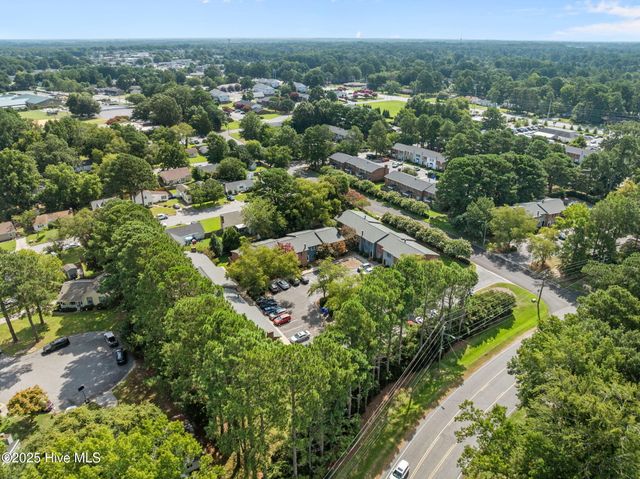 101 Laura Lane C2, Greenville, NC 27858