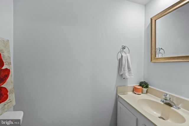 3930 COLLIS OAK CT, Fairfax, VA 22033