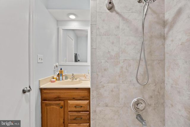 3930 COLLIS OAK CT, Fairfax, VA 22033