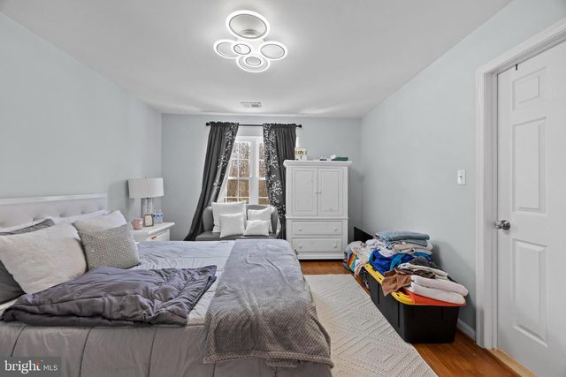 3930 COLLIS OAK CT, Fairfax, VA 22033