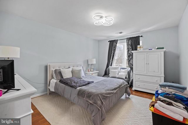 3930 COLLIS OAK CT, Fairfax, VA 22033