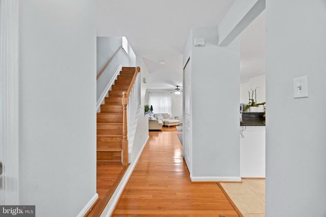 3930 COLLIS OAK CT, Fairfax, VA 22033