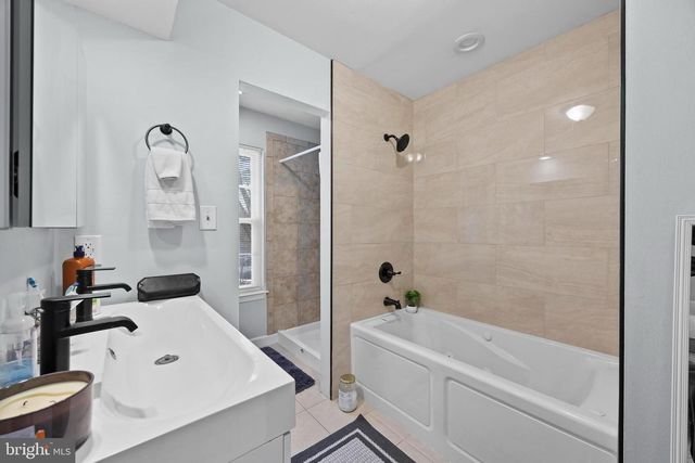 3930 COLLIS OAK CT, Fairfax, VA 22033