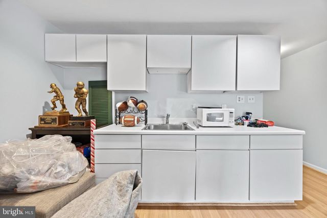 3930 COLLIS OAK CT, Fairfax, VA 22033