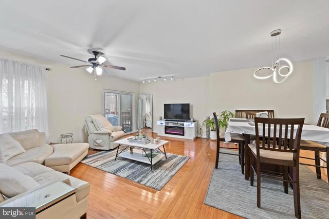 3930 COLLIS OAK CT, Fairfax, VA 22033