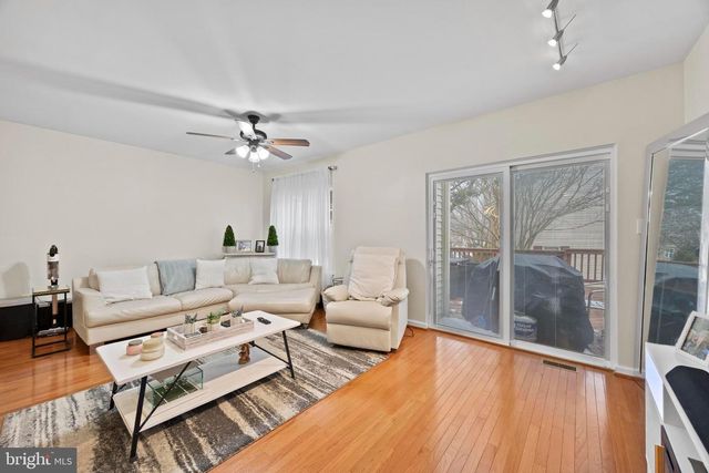 3930 COLLIS OAK CT, Fairfax, VA 22033