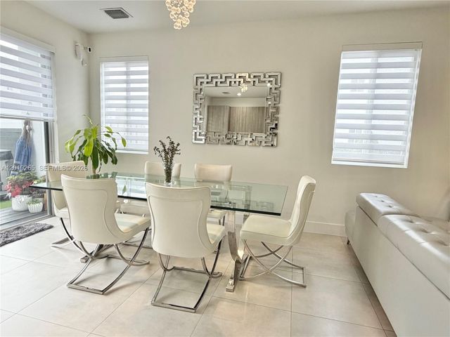 7243 NW 103rd Path, Doral, FL 33178