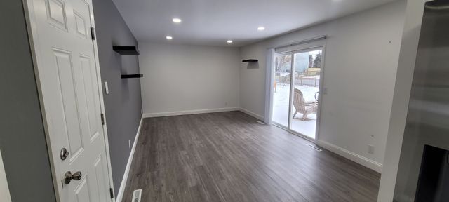 996 Hawthorne Drive, Crystal Lake, IL 60014