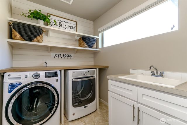 3160 84th Court E, Edgewood, WA 98371