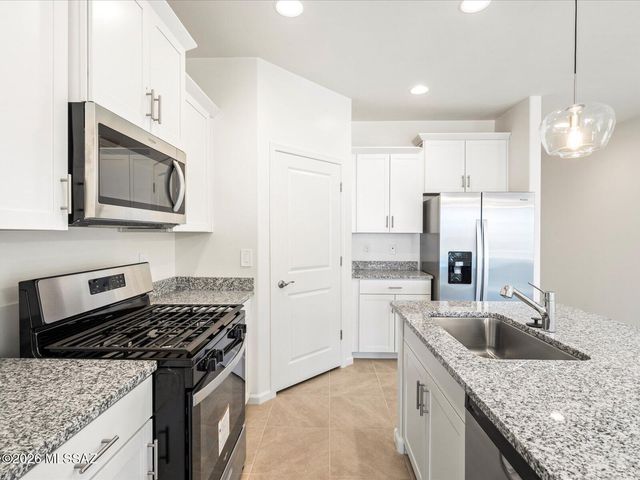5196 W Bowen House Road, Tucson, AZ 85757