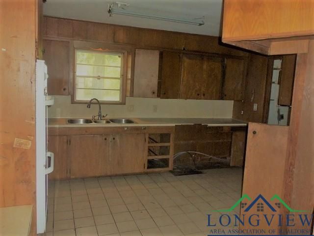 2901 SUNSET LANE, Kilgore, TX 75662