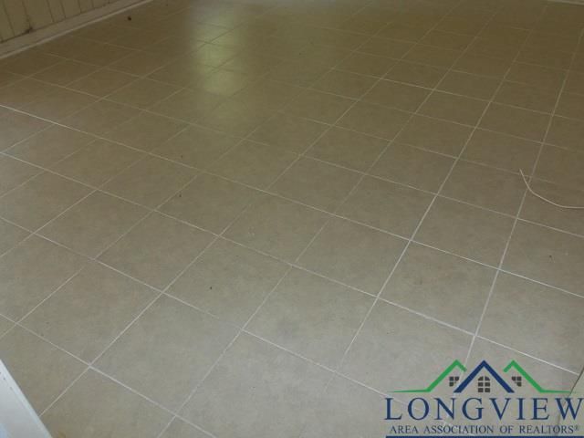 2901 SUNSET LANE, Kilgore, TX 75662